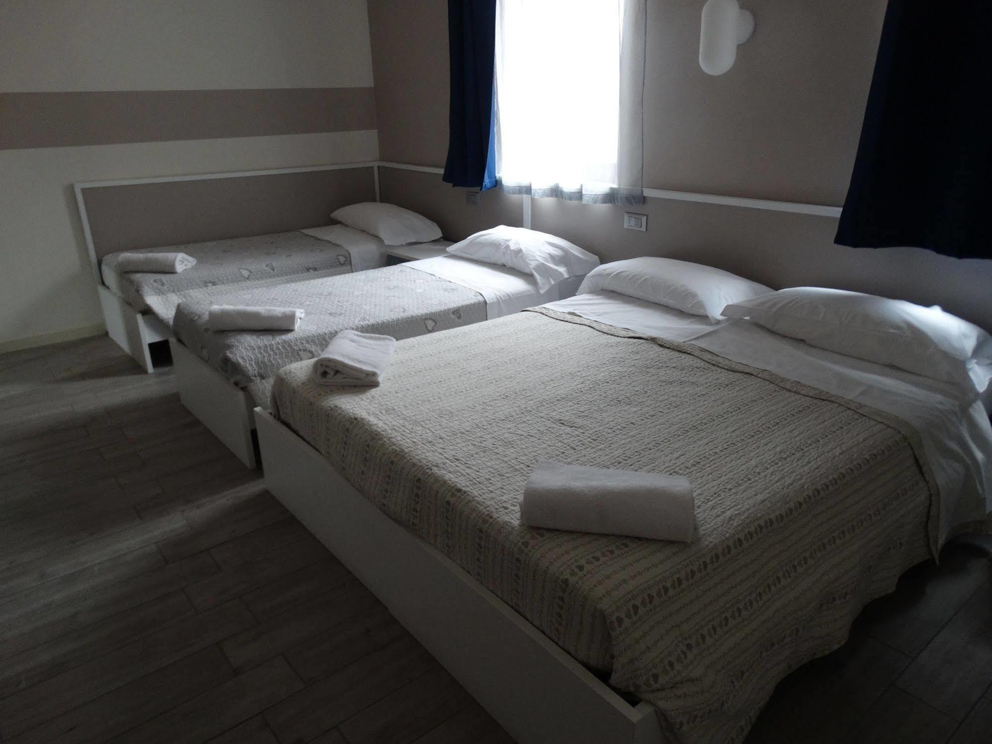 Hotel Moderno Grumello del Monte Luaran gambar